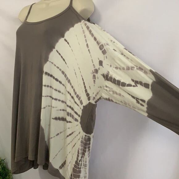 EASEL‎ OMBRÉ LONG SLEEVE OVERSIZE TOP SIZE S - Picture 3 of 7